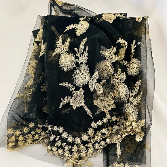 Fashion Nova / Embroidered Mesh Kimono~Duster - Picture 13 of 15